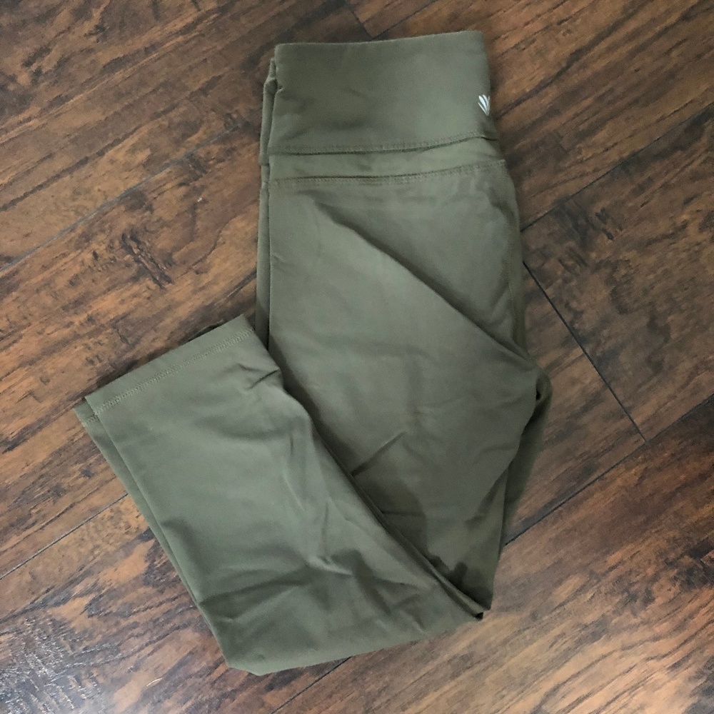 Green Forever 21 Cropped Leggings